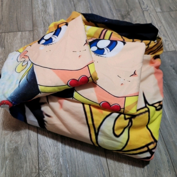 Sailor moon bedsheets - Picture 2 of 2